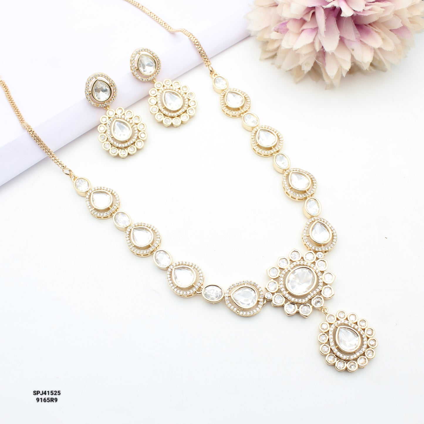 41525 GP White Stone Necklace Set