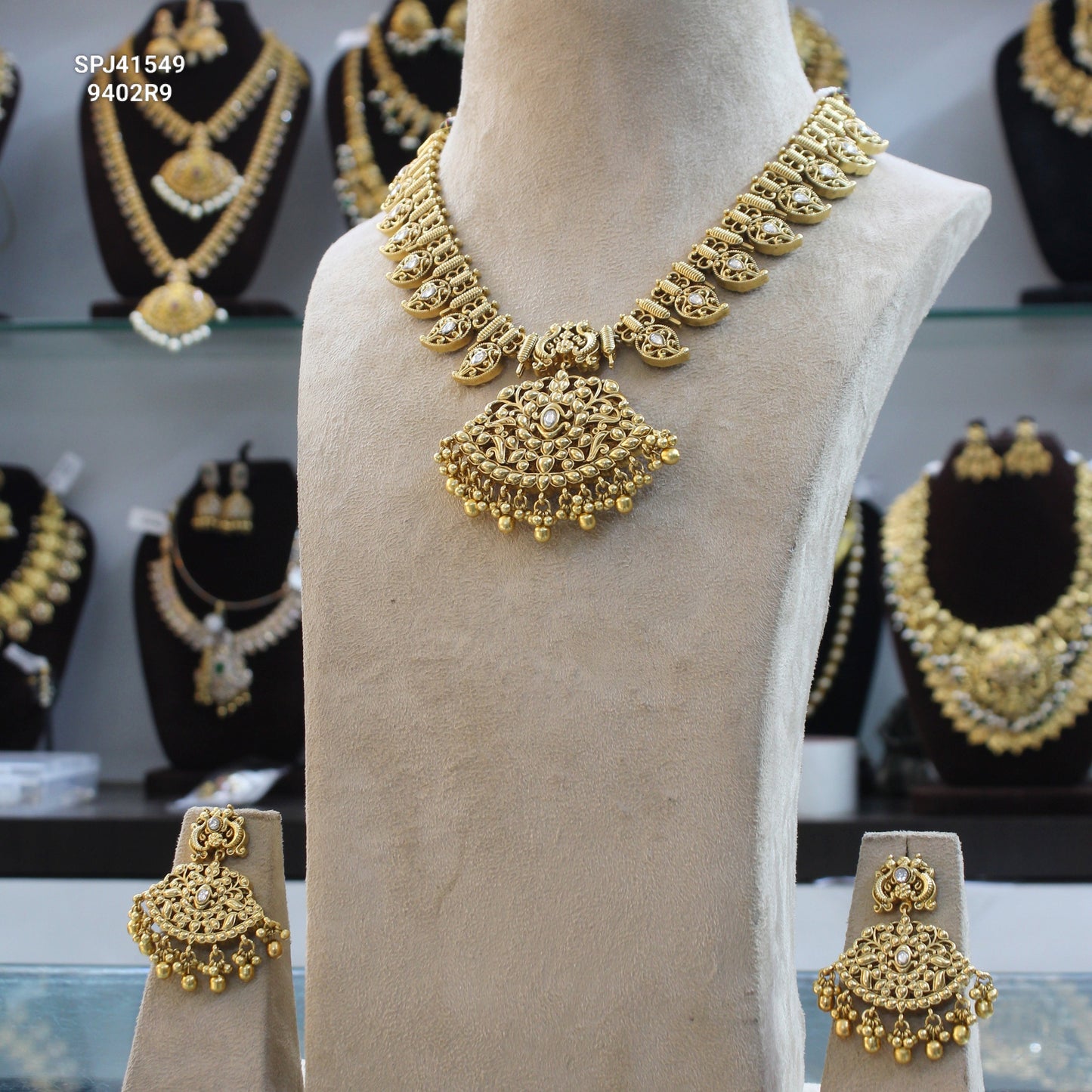 41549 Traditional Mango 2 In 1 Kundan Stone Necklace Set Short