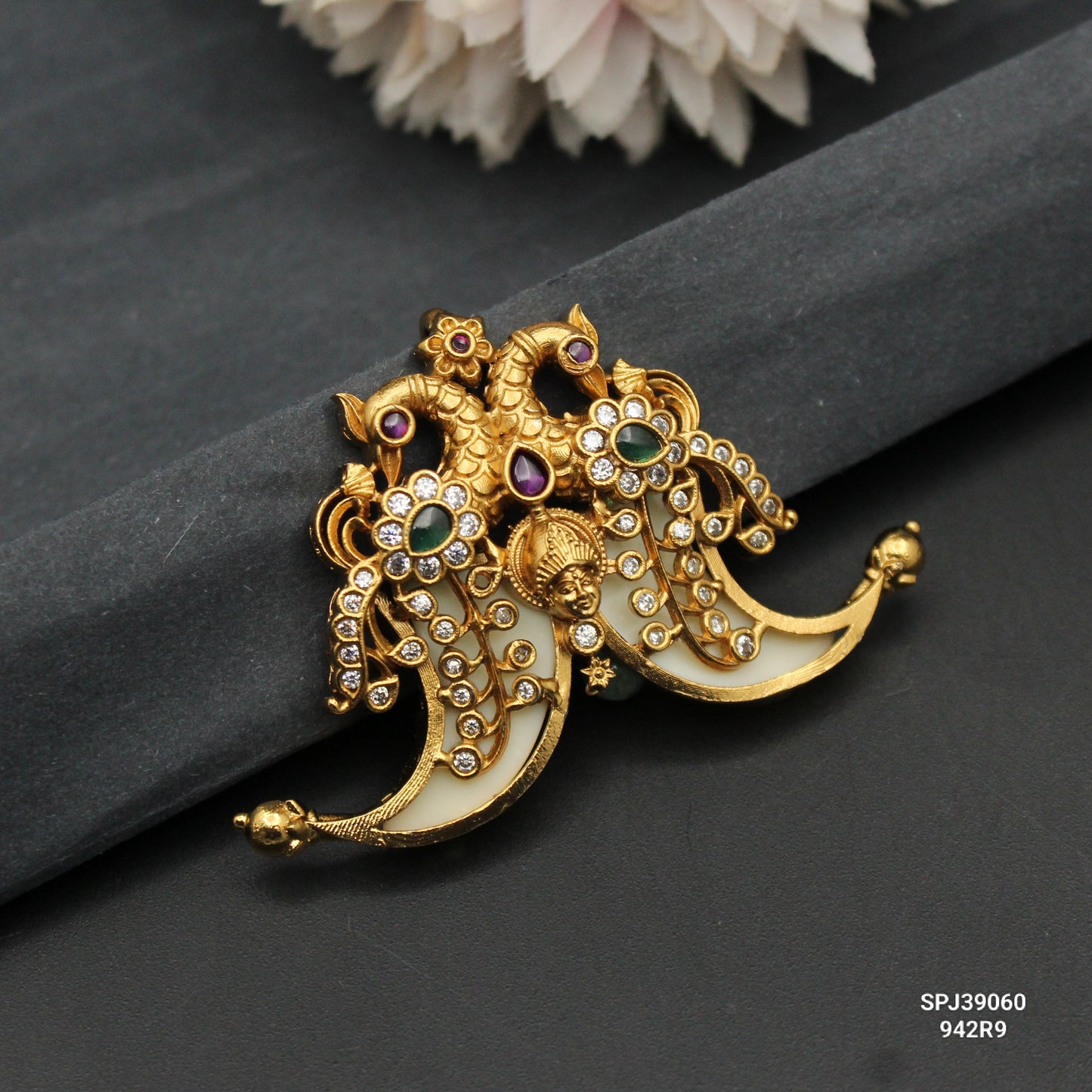 39060 Nakshi Tiger Nail Peacock Multi