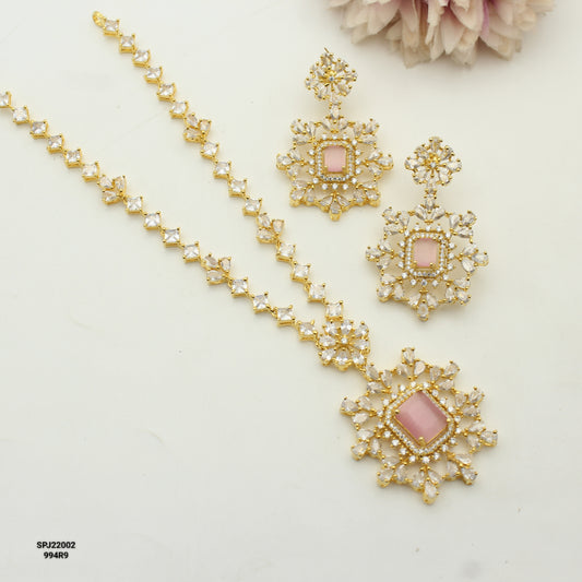 Gold polish mint pink necklace with pendant