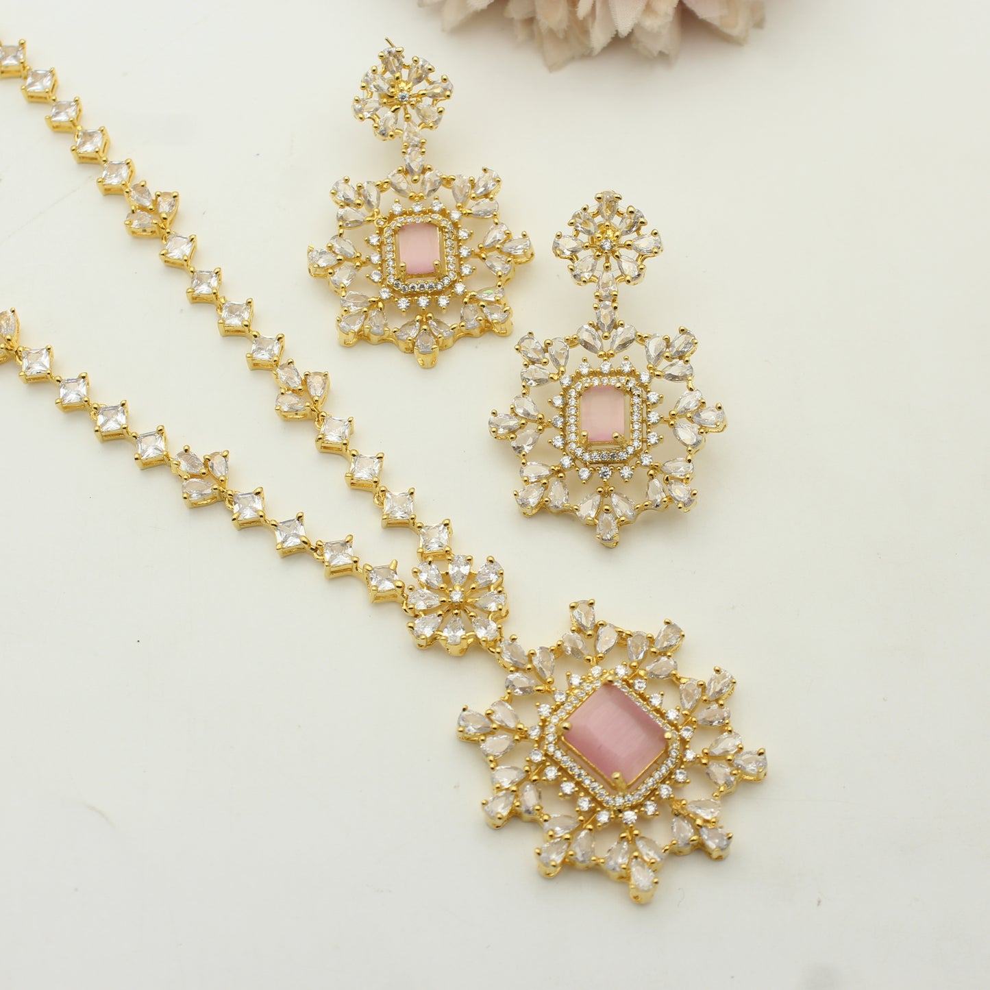 Gold polish mint pink necklace with pendant