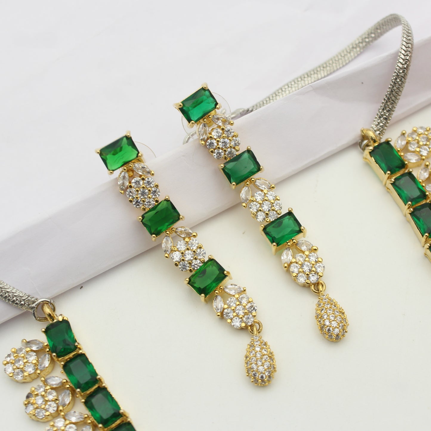 8790 GP Necklace Green