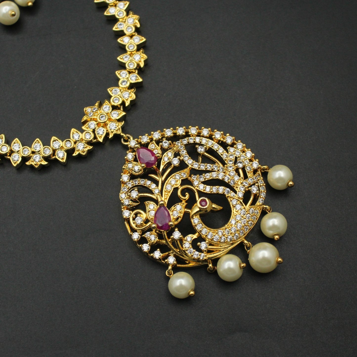 14481 Peacock necklace short