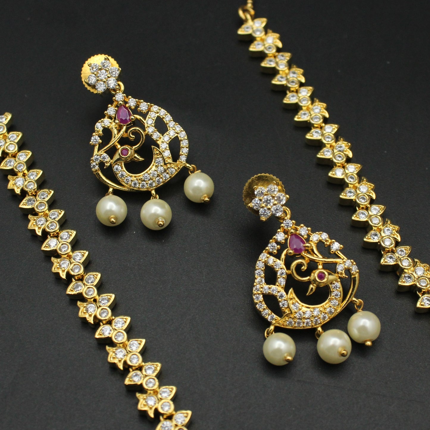 14481 Peacock necklace short