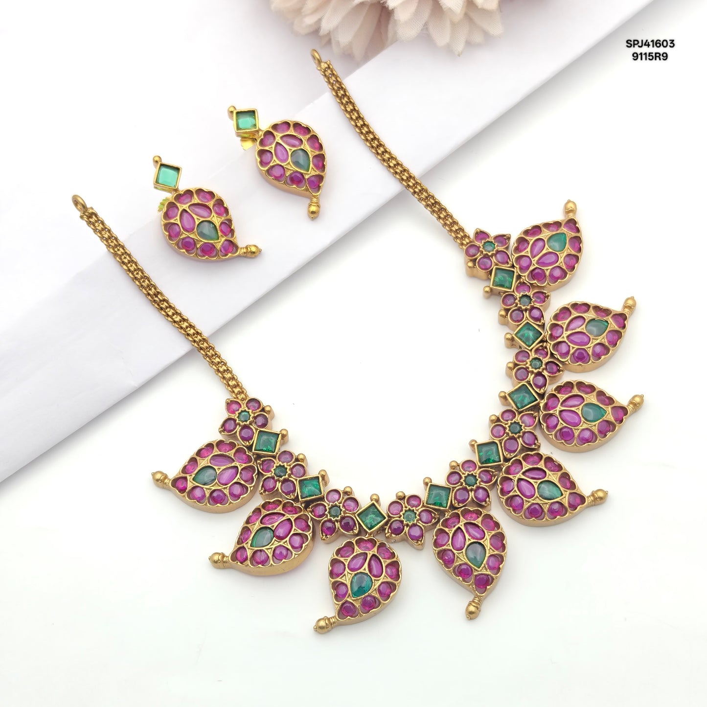 41603 Pota Stone Mango Short Necklace