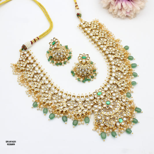 41631 Jadau Full White Short Necklace