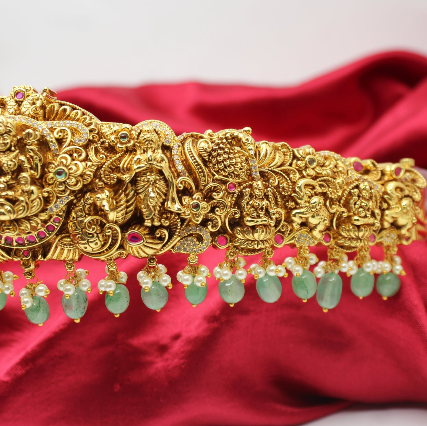 41648 Nakshi Laxmi Peacock Vadanam With Green Beads