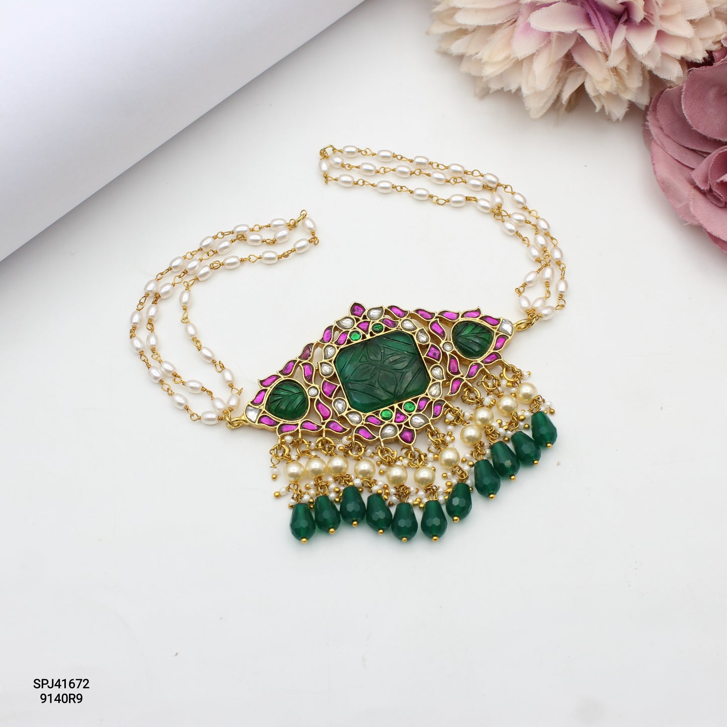 41672 Jadau Duplet Green Stone Choker