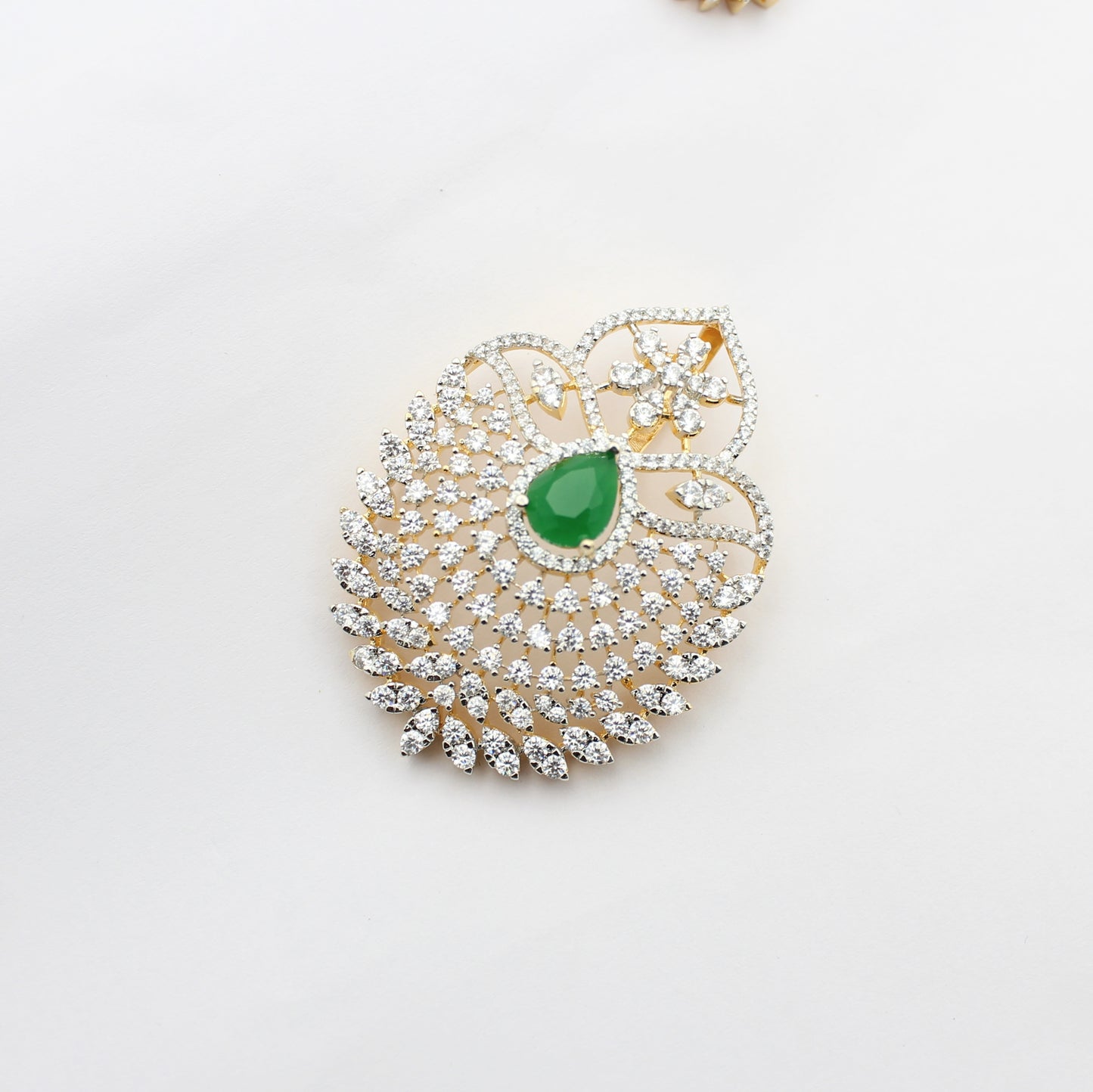 41709 GJ Pendant Set Green With Openable Hook