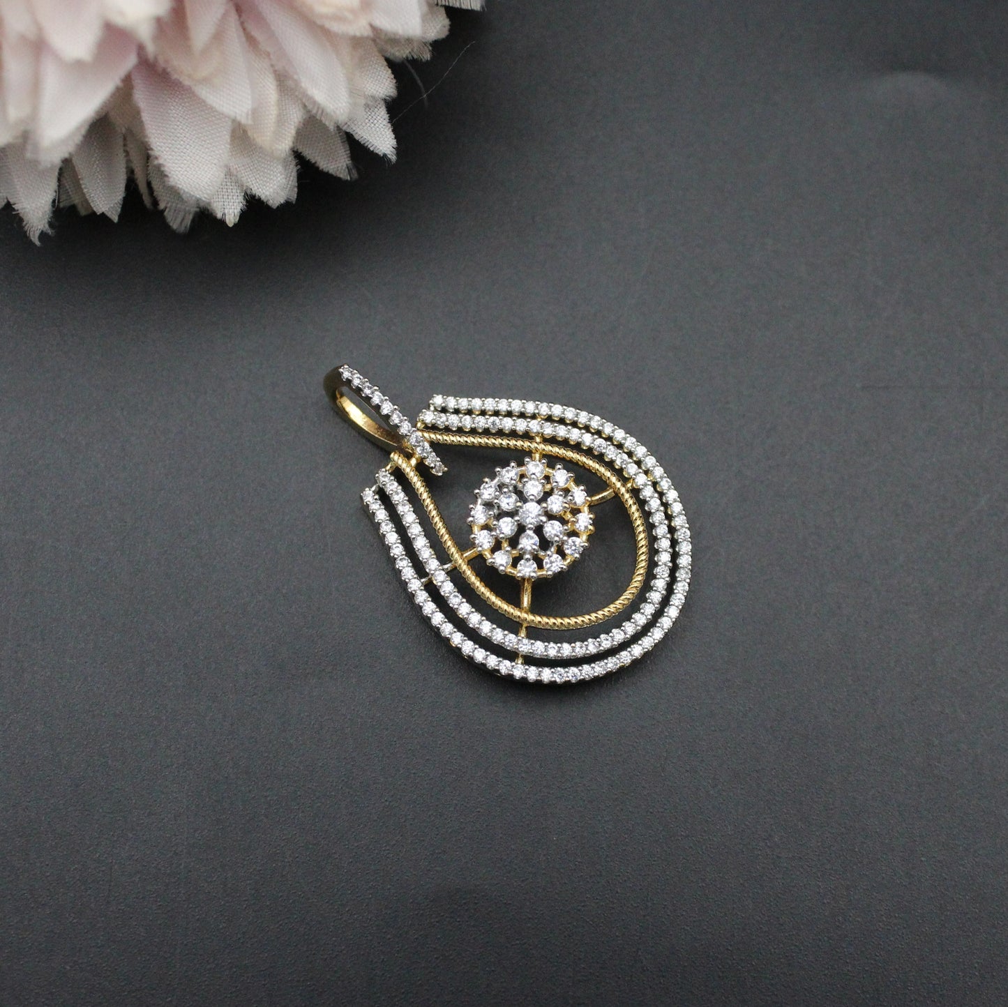 41716 GJ White Pendant Set