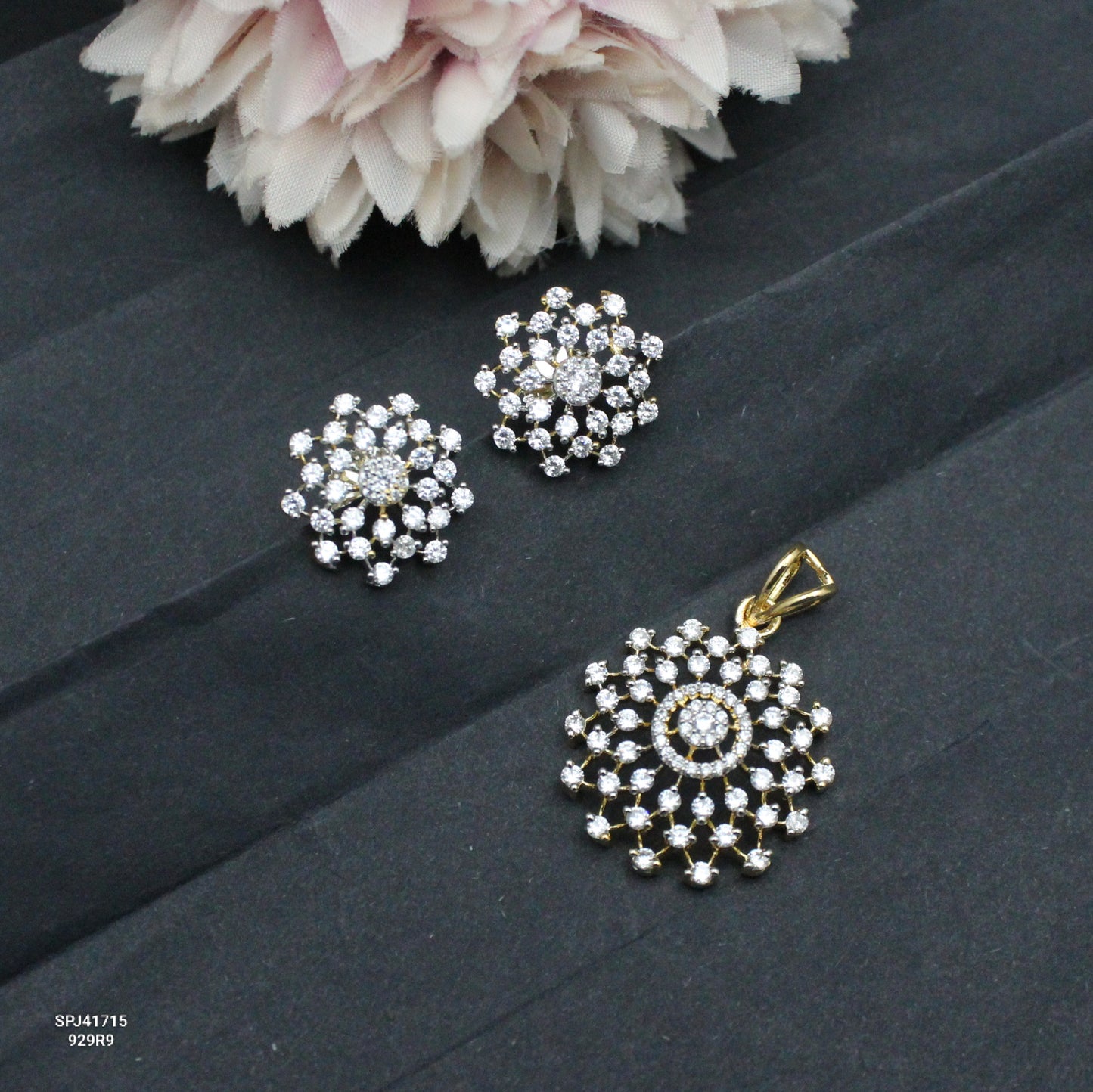 42389 GJ White Pendant Set
