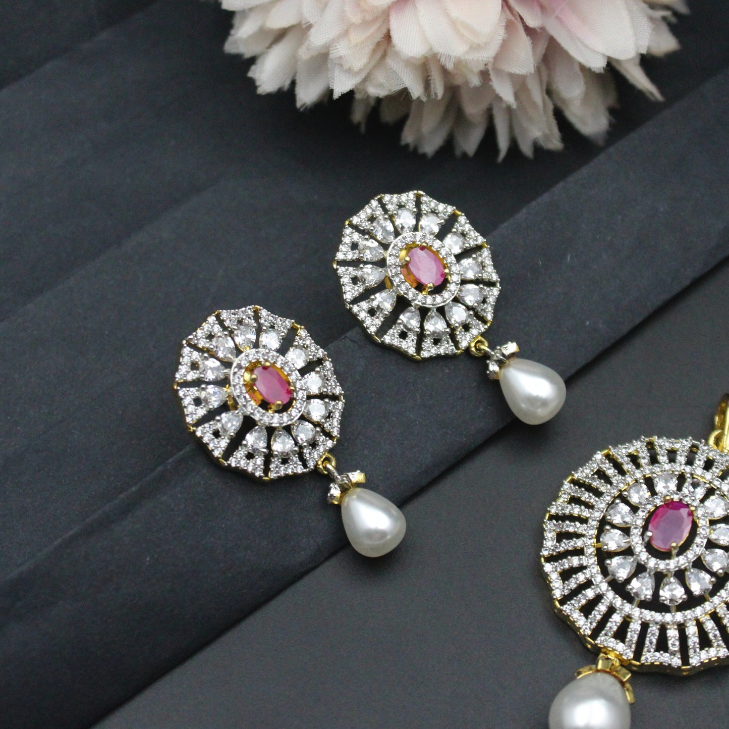 38684 GJ Round Pendant Set Red