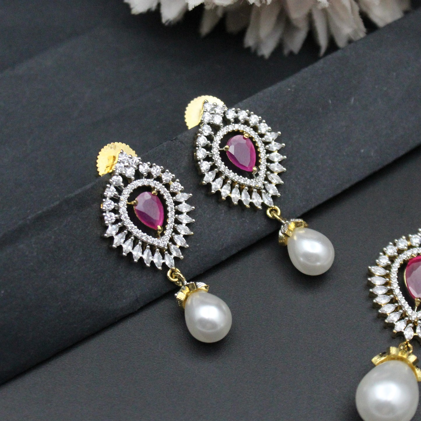 37553 GJ Pearl Drop Pendant Set Red