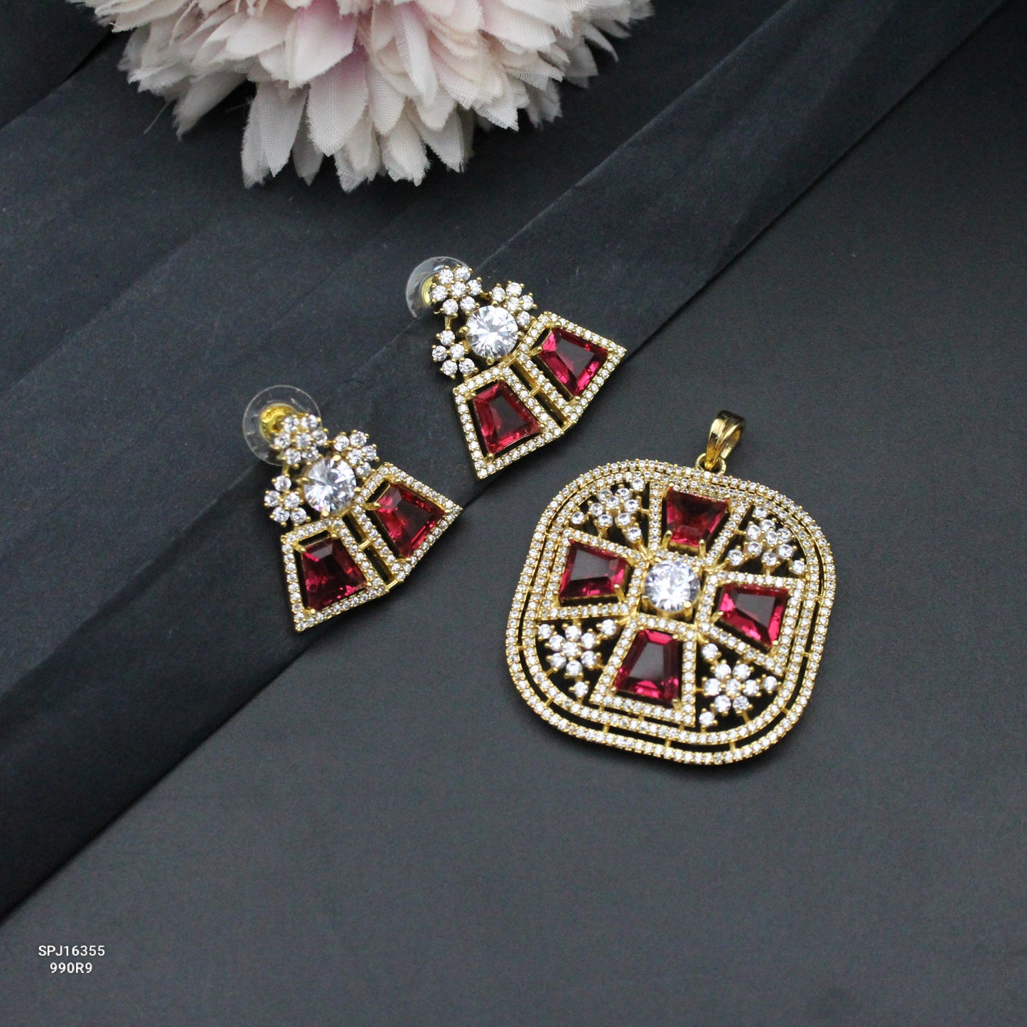 16355 GP Square Pendant Set Red