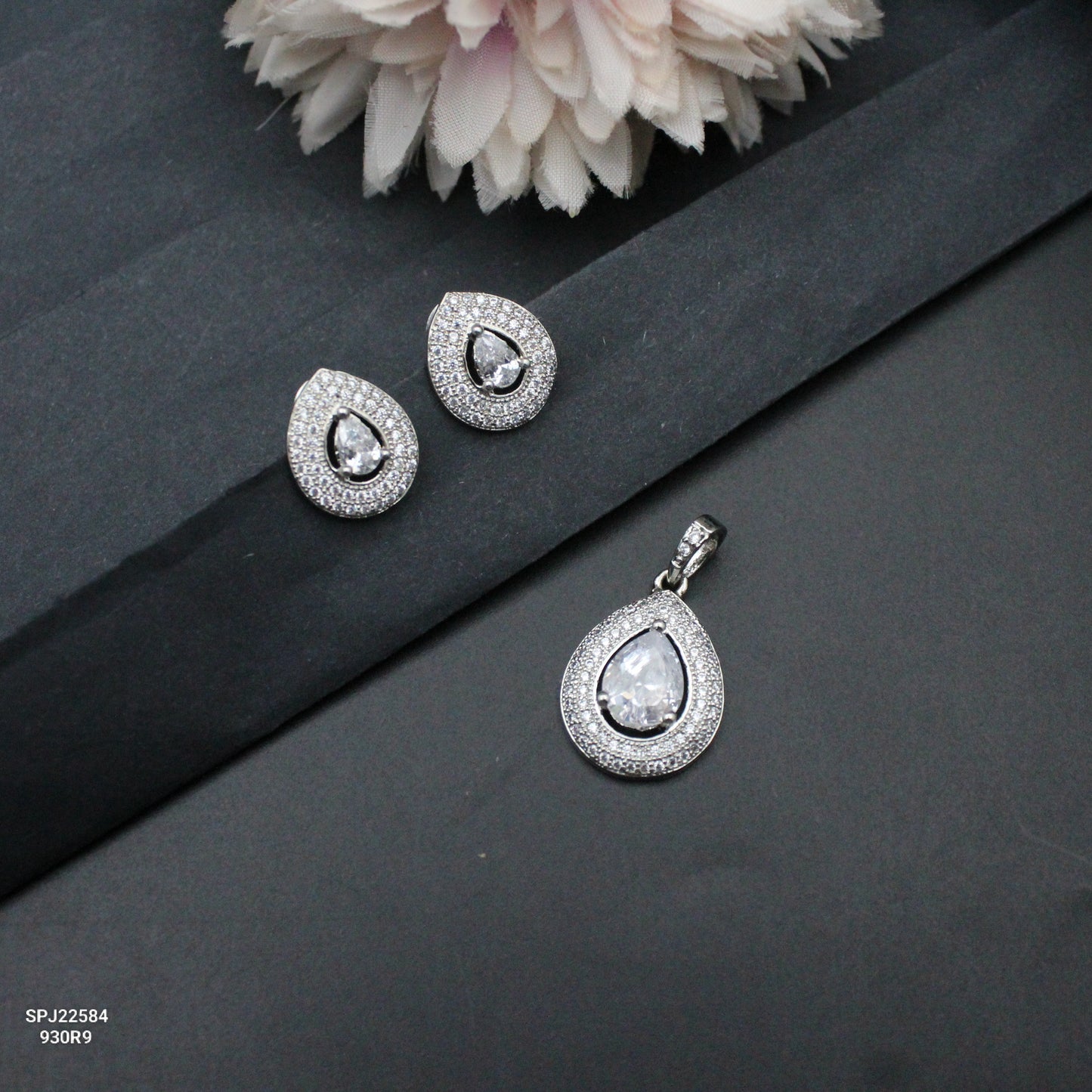 22584 Platinum Pendant Set Drop Shape White