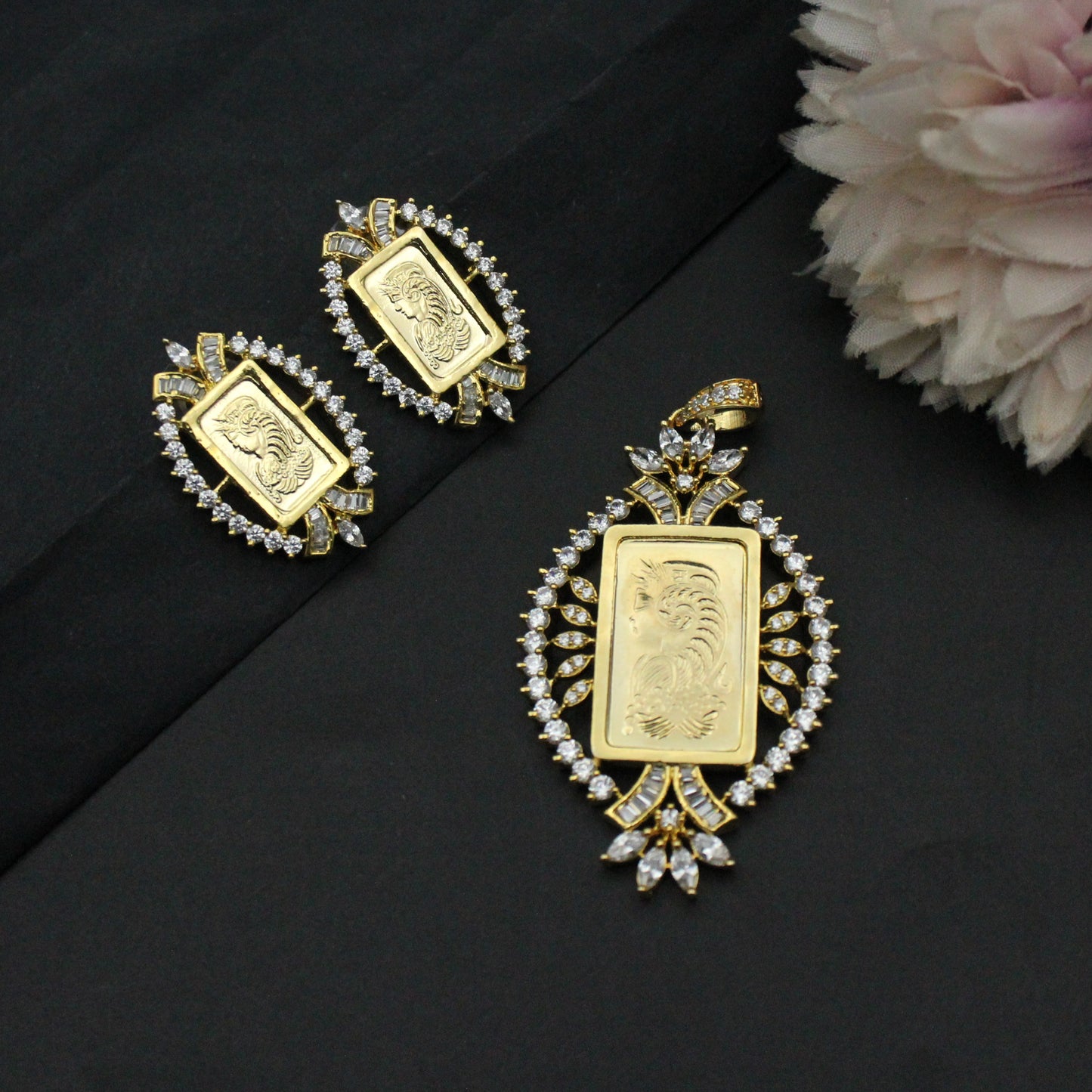 8954 AD Dollar Pendant Set