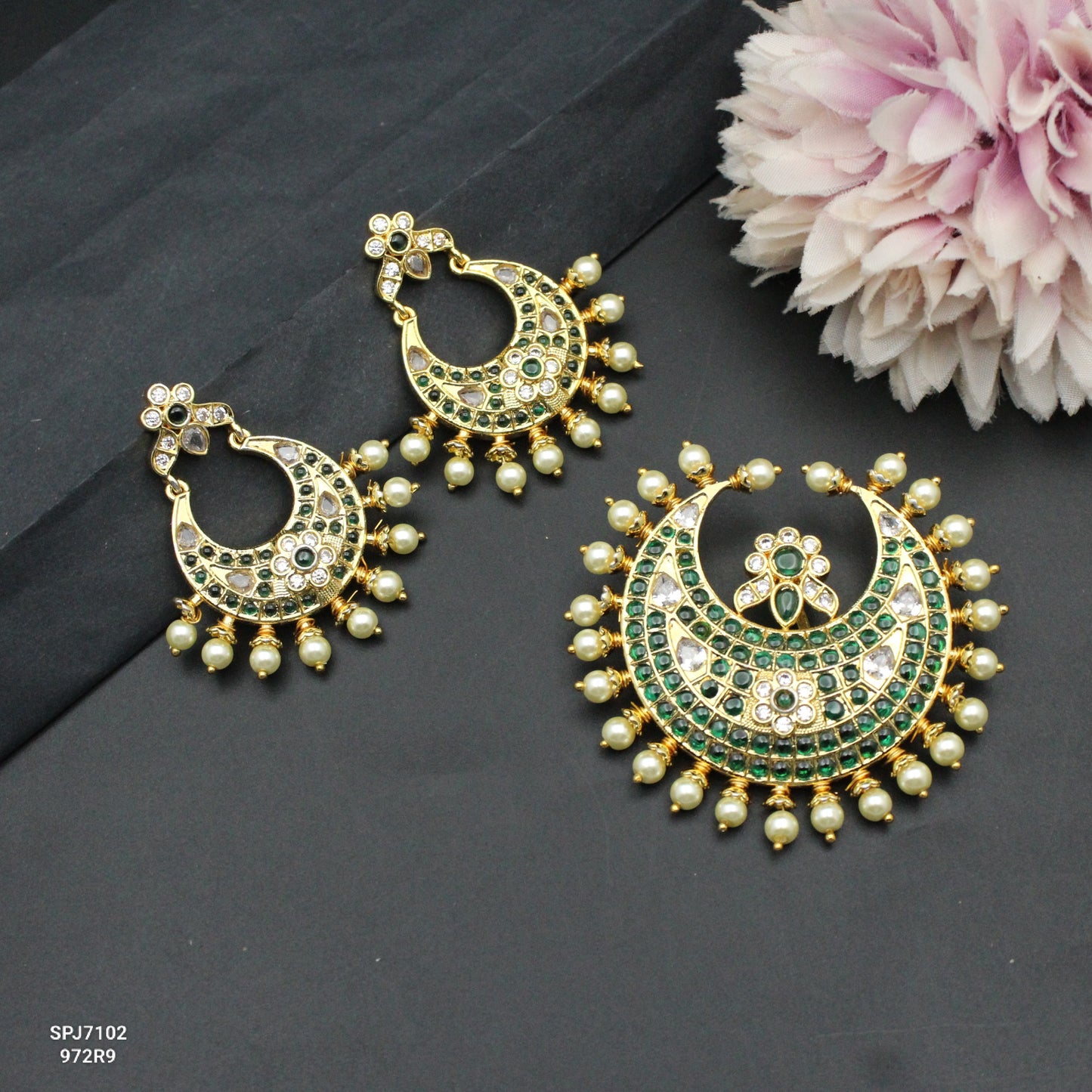7102 Chandbali Shape Pendant Set Green