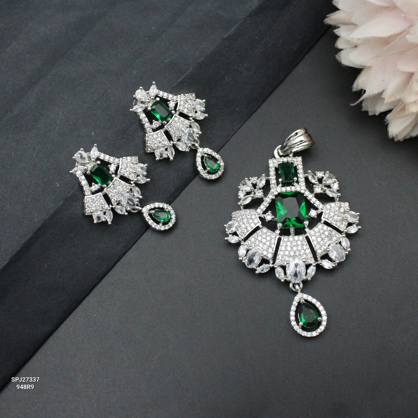 27337 Platinum Pendant Set Green