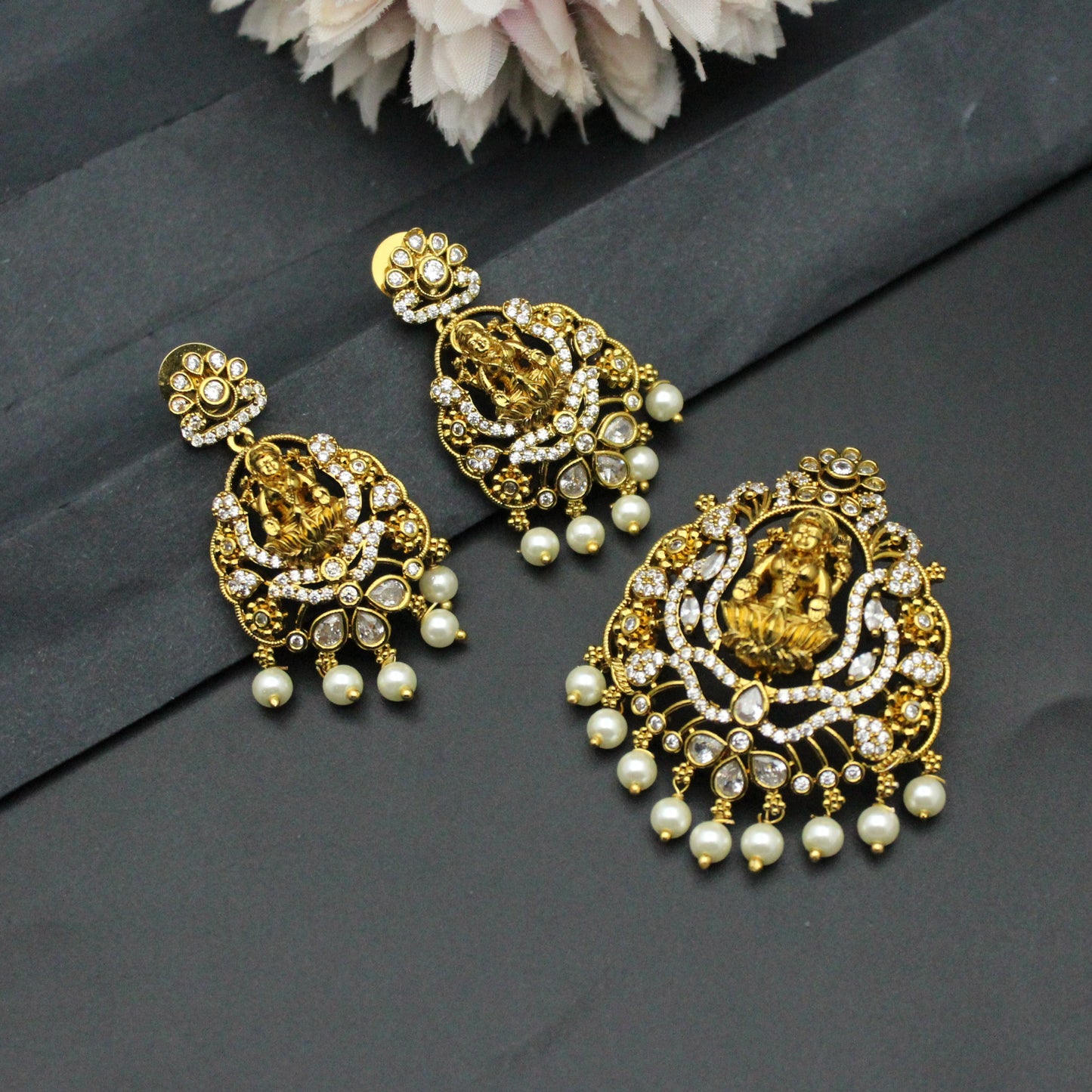 41089 Victorian Laxmi Pendant Set White