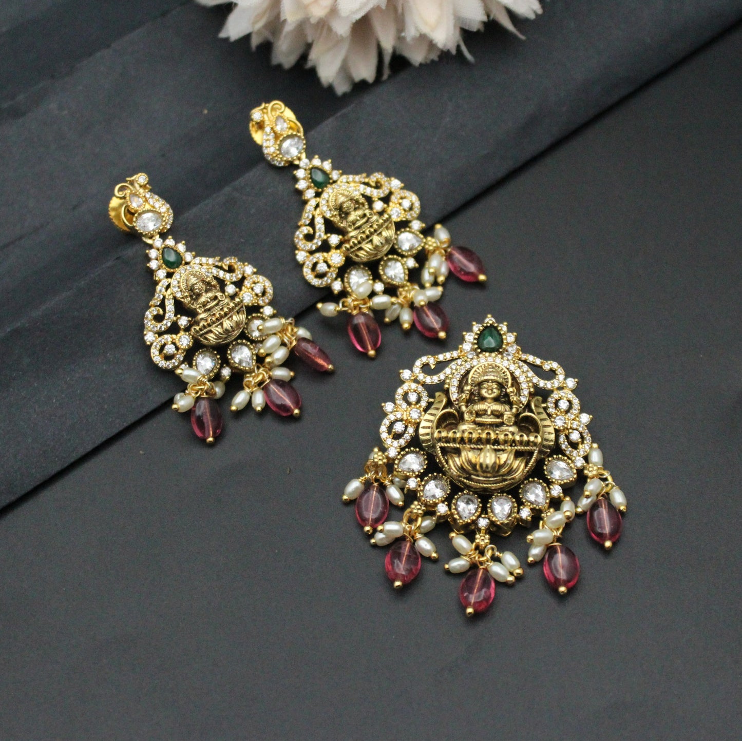 35714 Laxmi Pendant Set