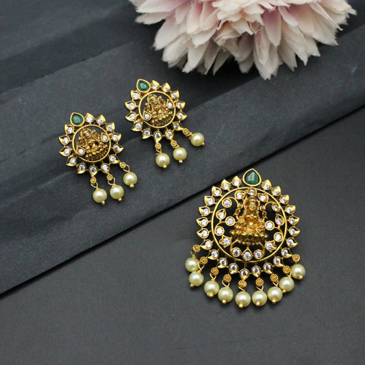 39576 matte pendent set