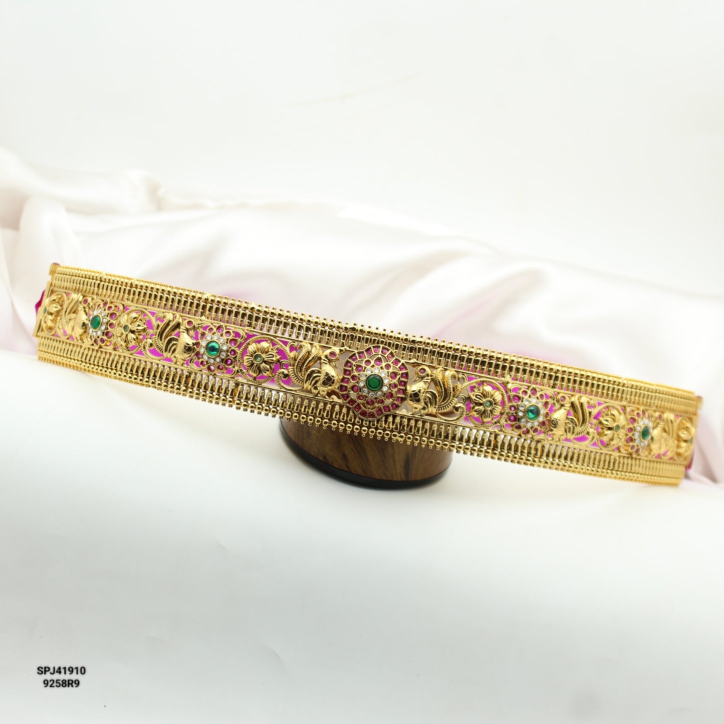 41910 Peacock Floral Vaddanam