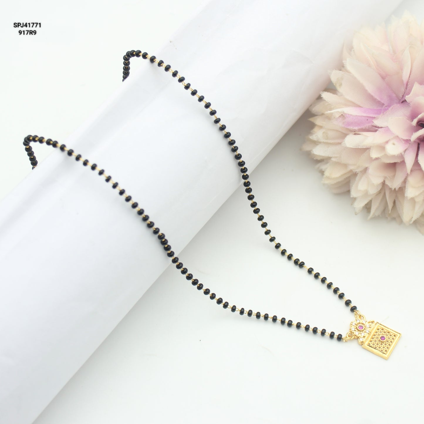 41771 Single Locket Black Beads 1 Line