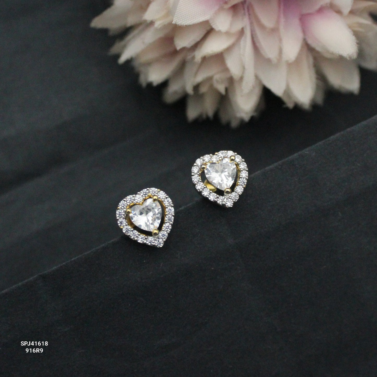 41618 GJ Heart Shape Small Studs