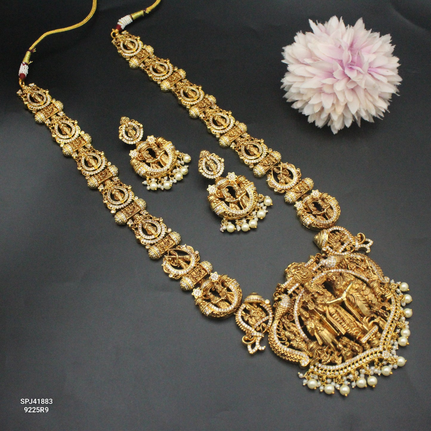 41883 Gold replica Srinivasa kalyanam necklace with premium Gold look and screwback Chandbalis