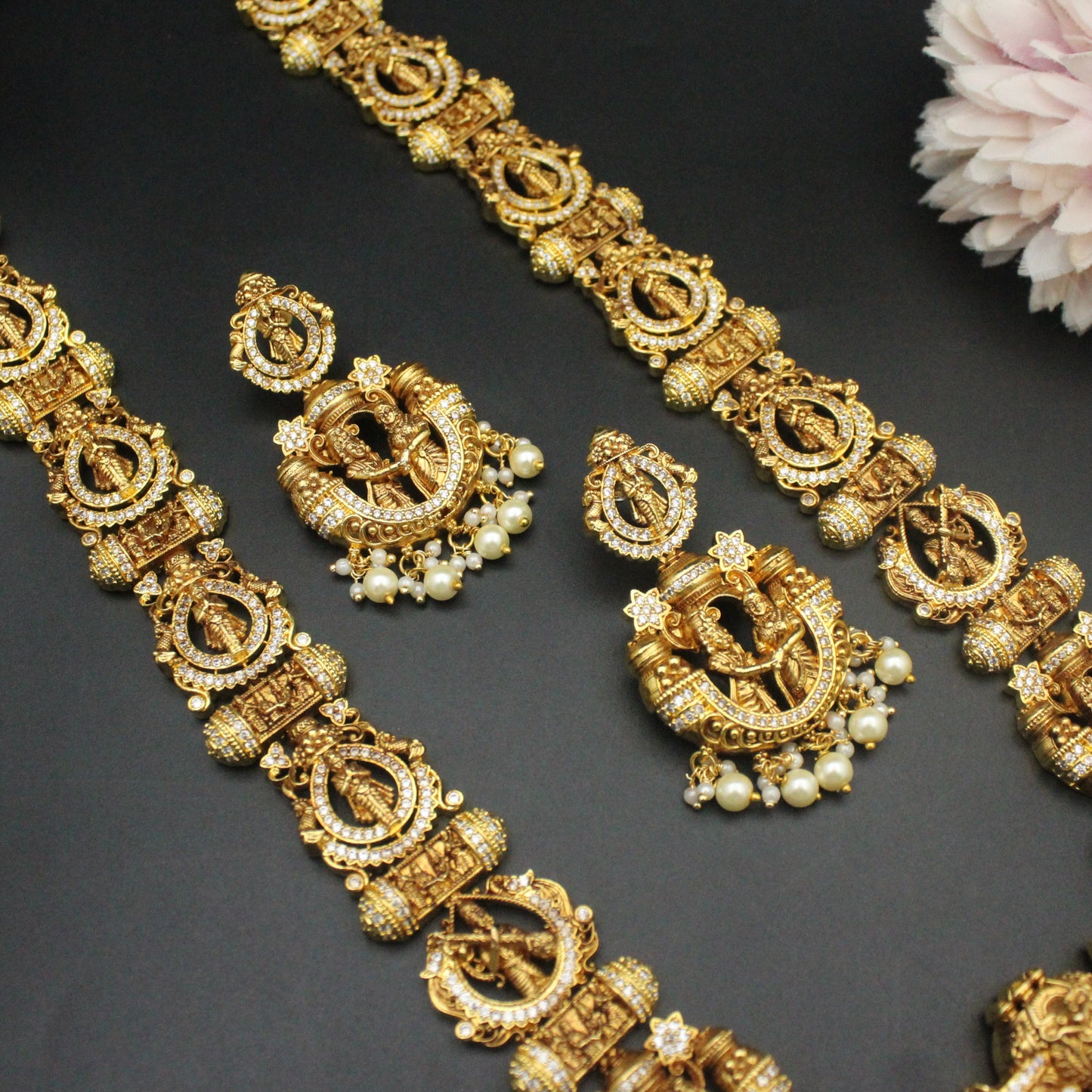41883 Gold replica Srinivasa kalyanam necklace with premium Gold look and screwback Chandbalis