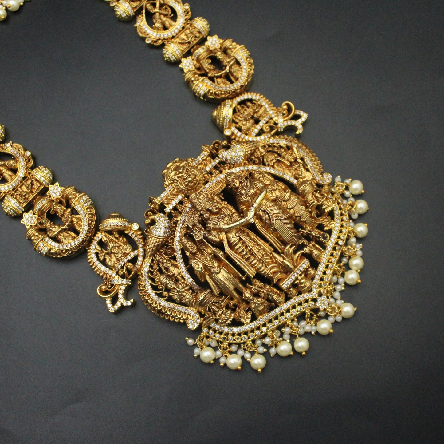 41883 Gold replica Srinivasa kalyanam necklace with premium Gold look and screwback Chandbalis