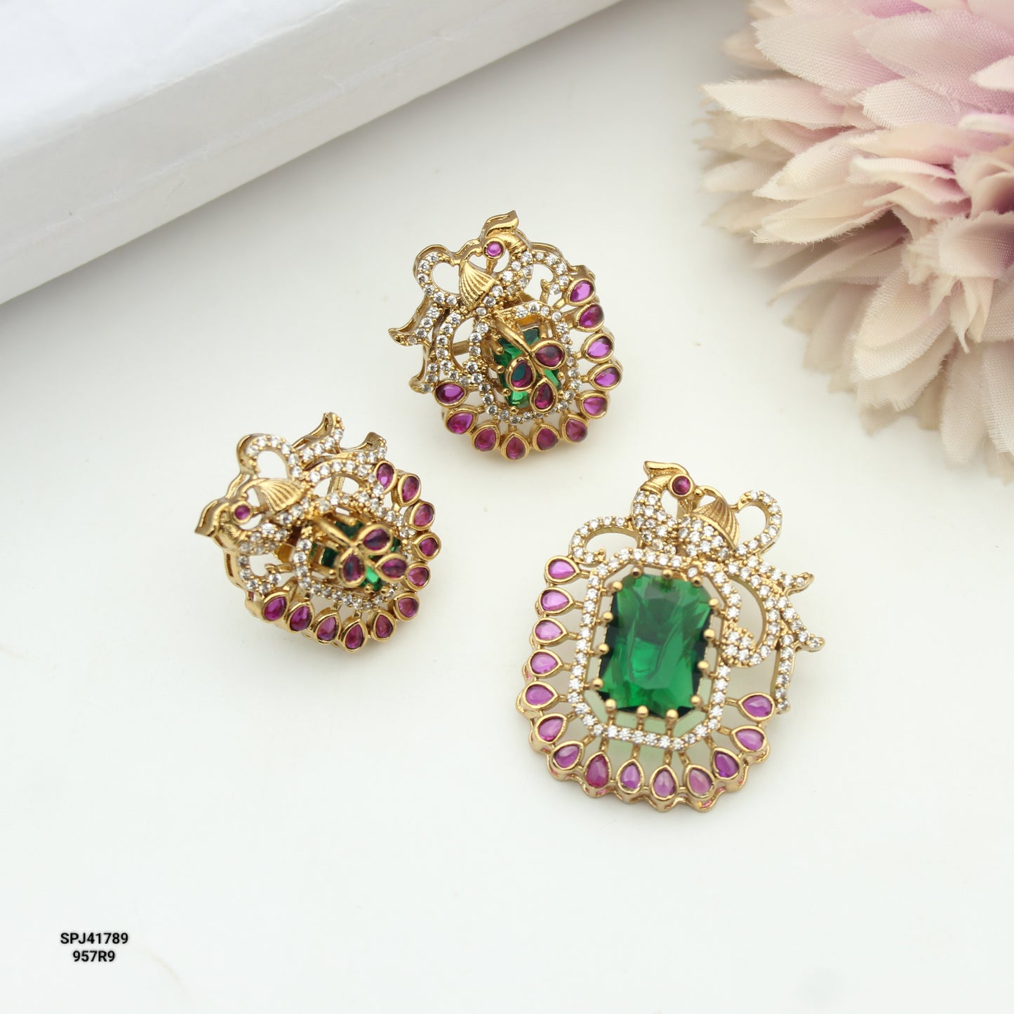 41789 Peacock Pendant Set