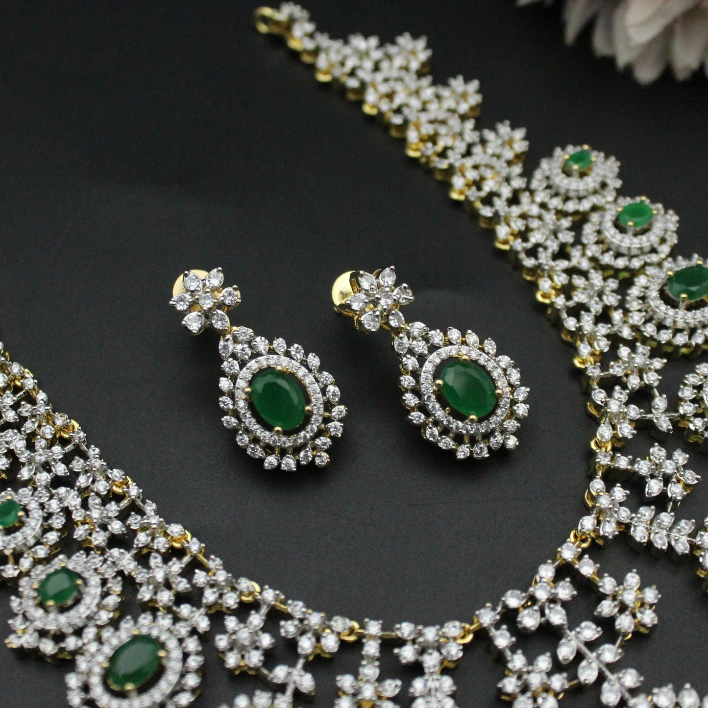 41880 GJ Fancy Green Necklace Set With Screw Back Earrings