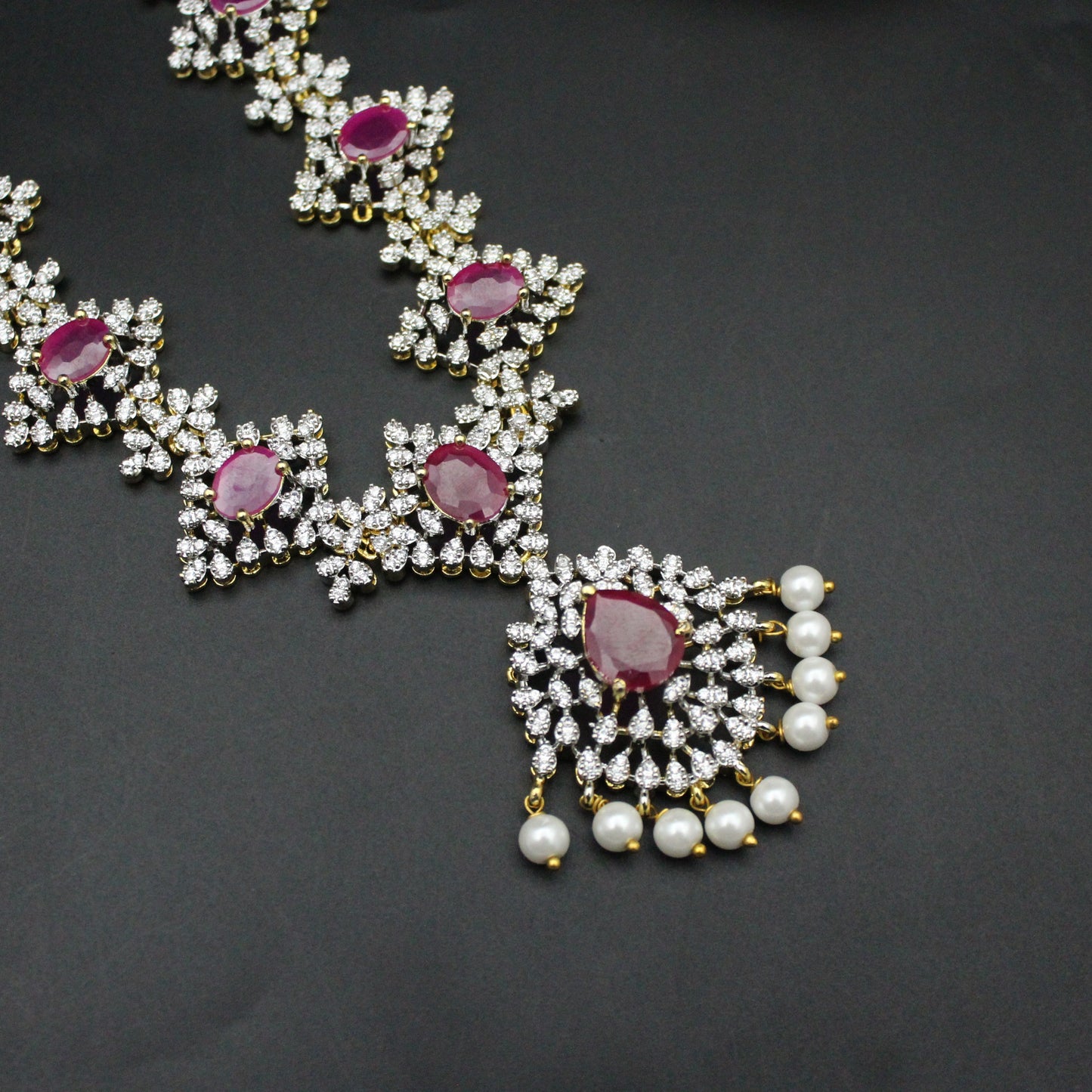 41916 GJ Red Short Fancy Necklace Set With Screw Back Earrings