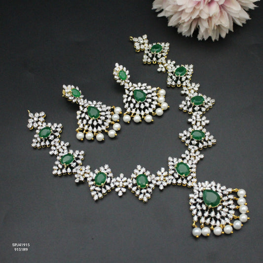 41915 GJ Green Short Fancy Necklace Set With Screw Back Earrings