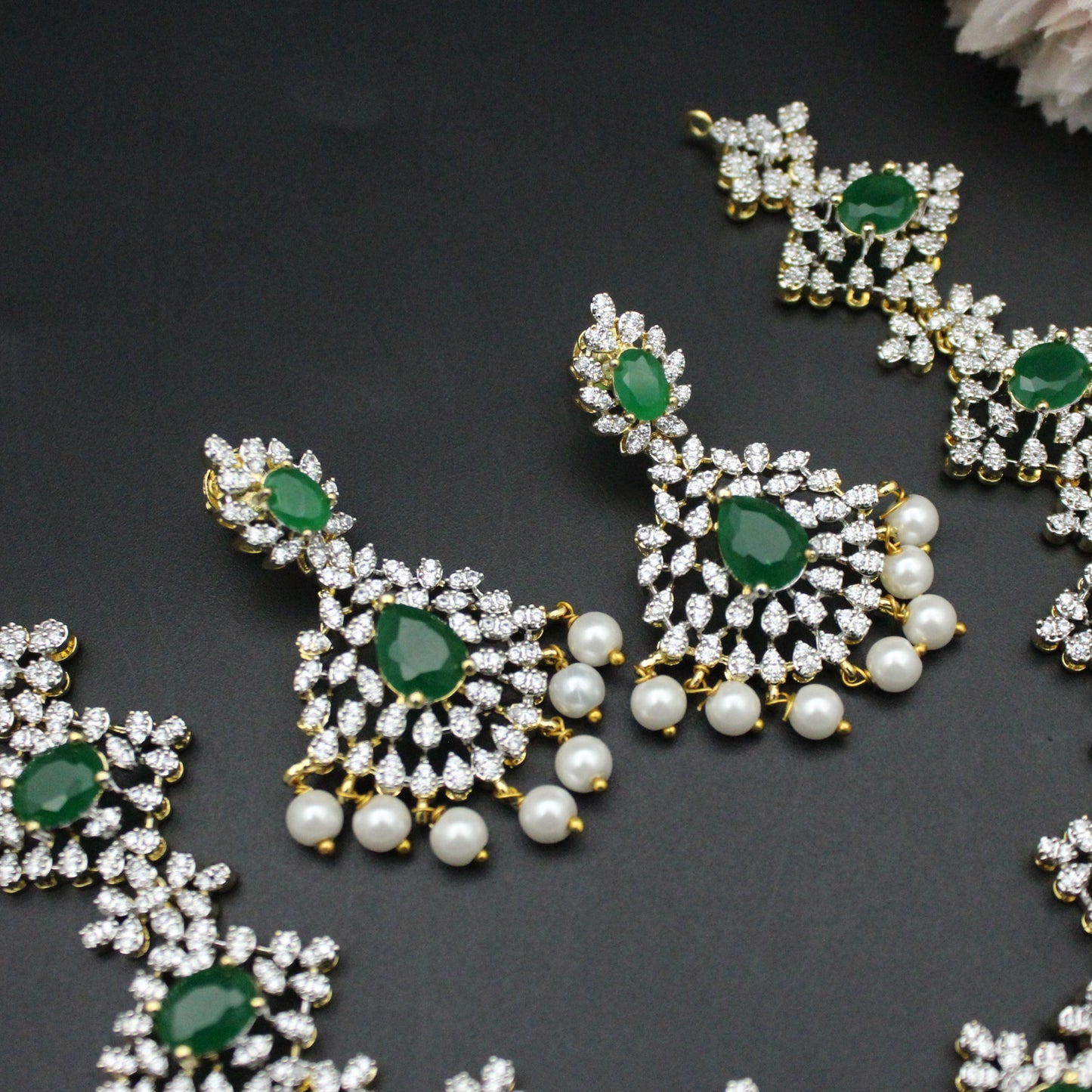 41915 GJ Green Short Fancy Necklace Set With Screw Back Earrings
