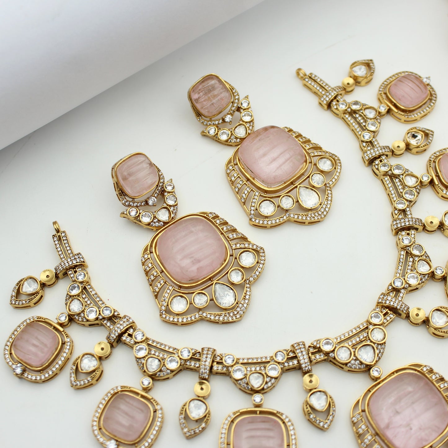Victorian Mint Pink Short Necklace With Push Back Earrings