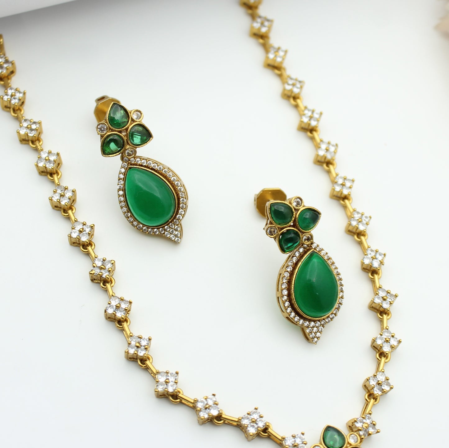 Victorian simple short necklace with Duplet green stone and pushback earrings