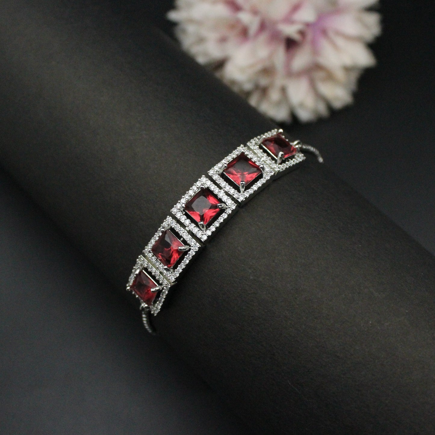 Radium polish red stone chain bracelet