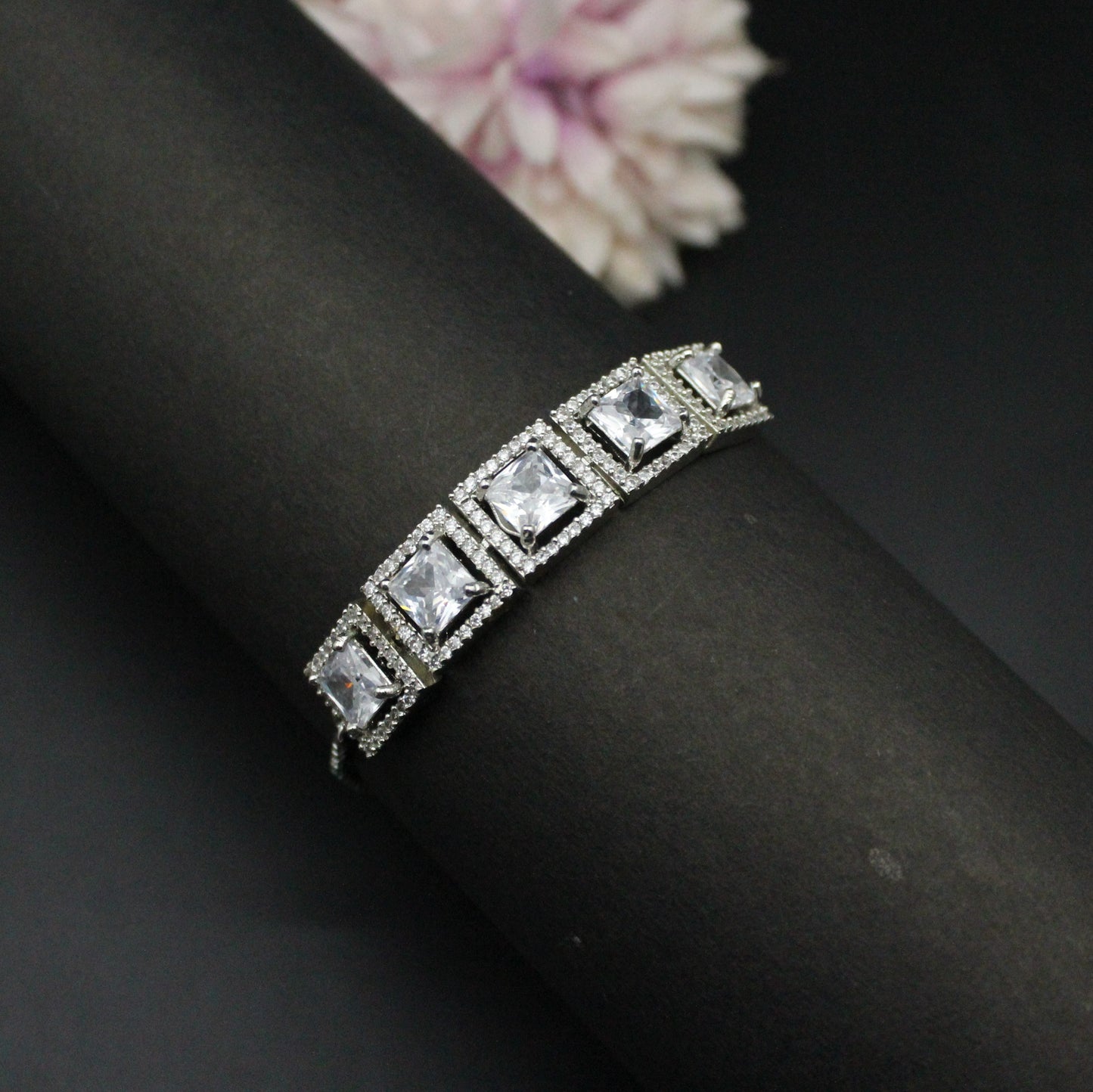 Radium polish full White chain bracelet