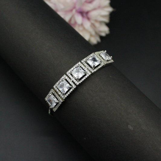 Radium polish full White chain bracelet