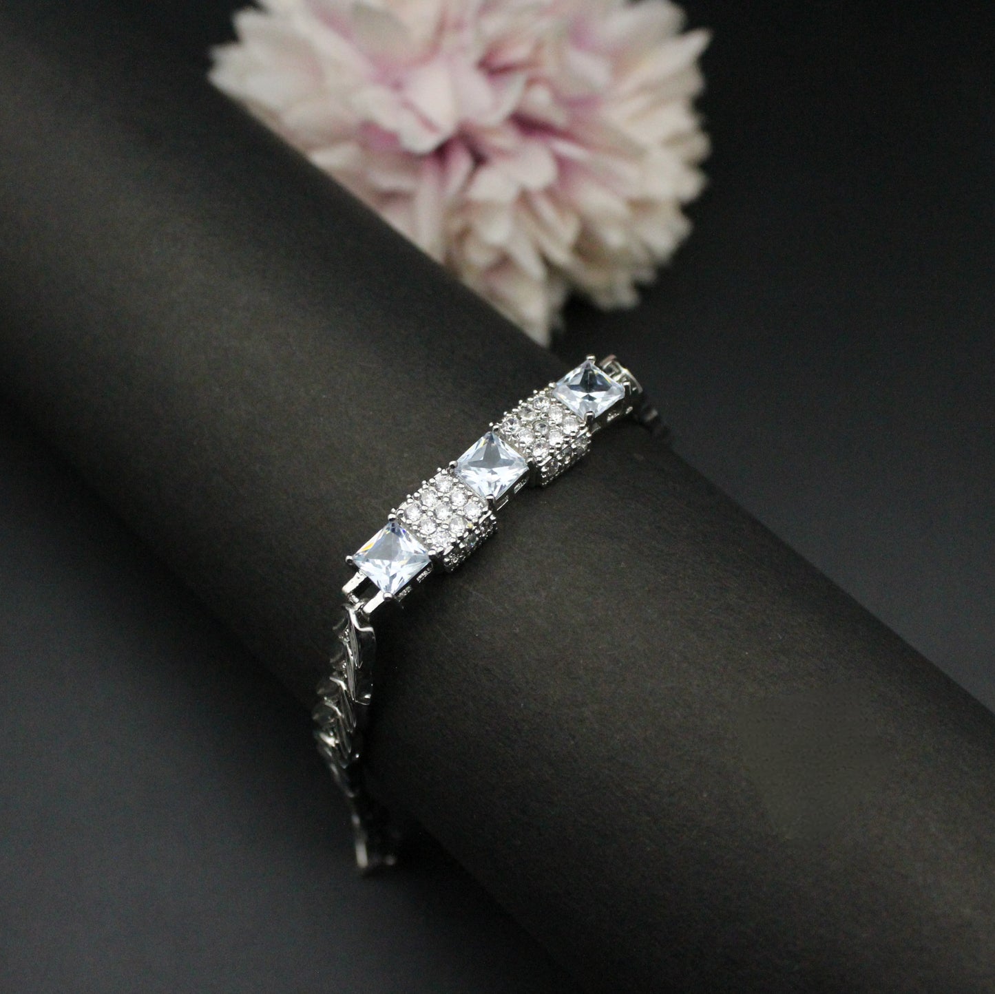Platinum Square Leaf Chain Bracelet