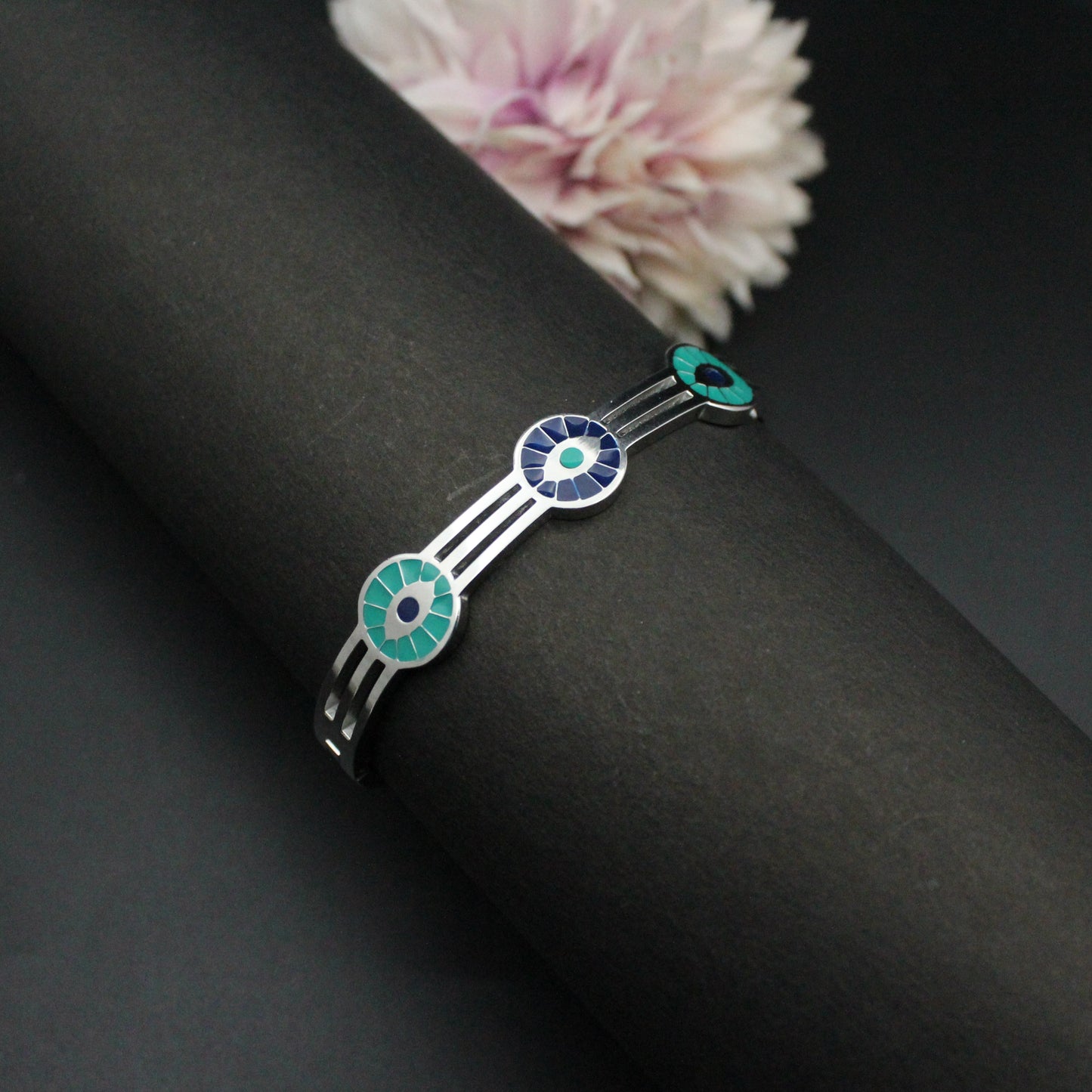 Platinum eye bracelet
