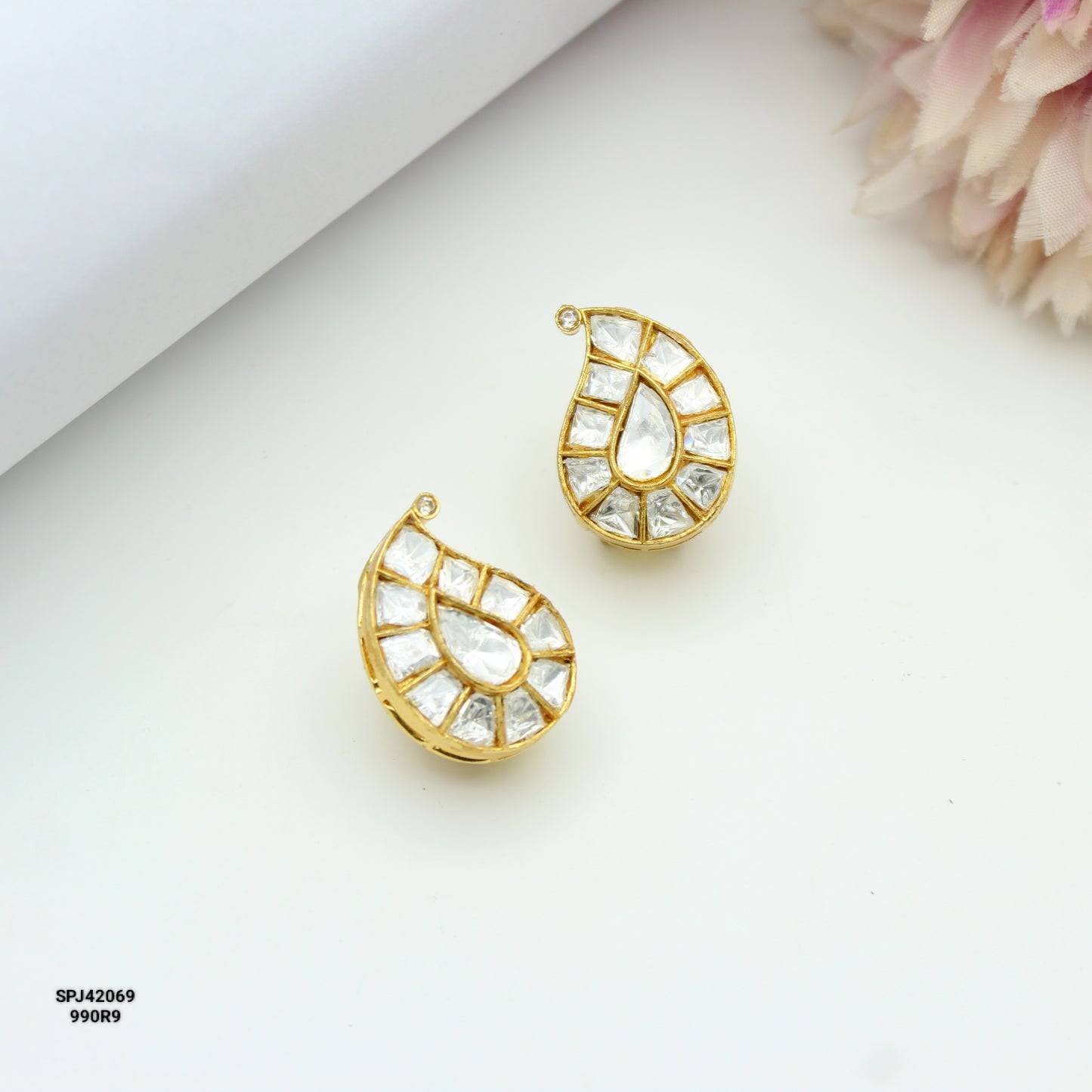 Jadau Moissanite Mango White Studs