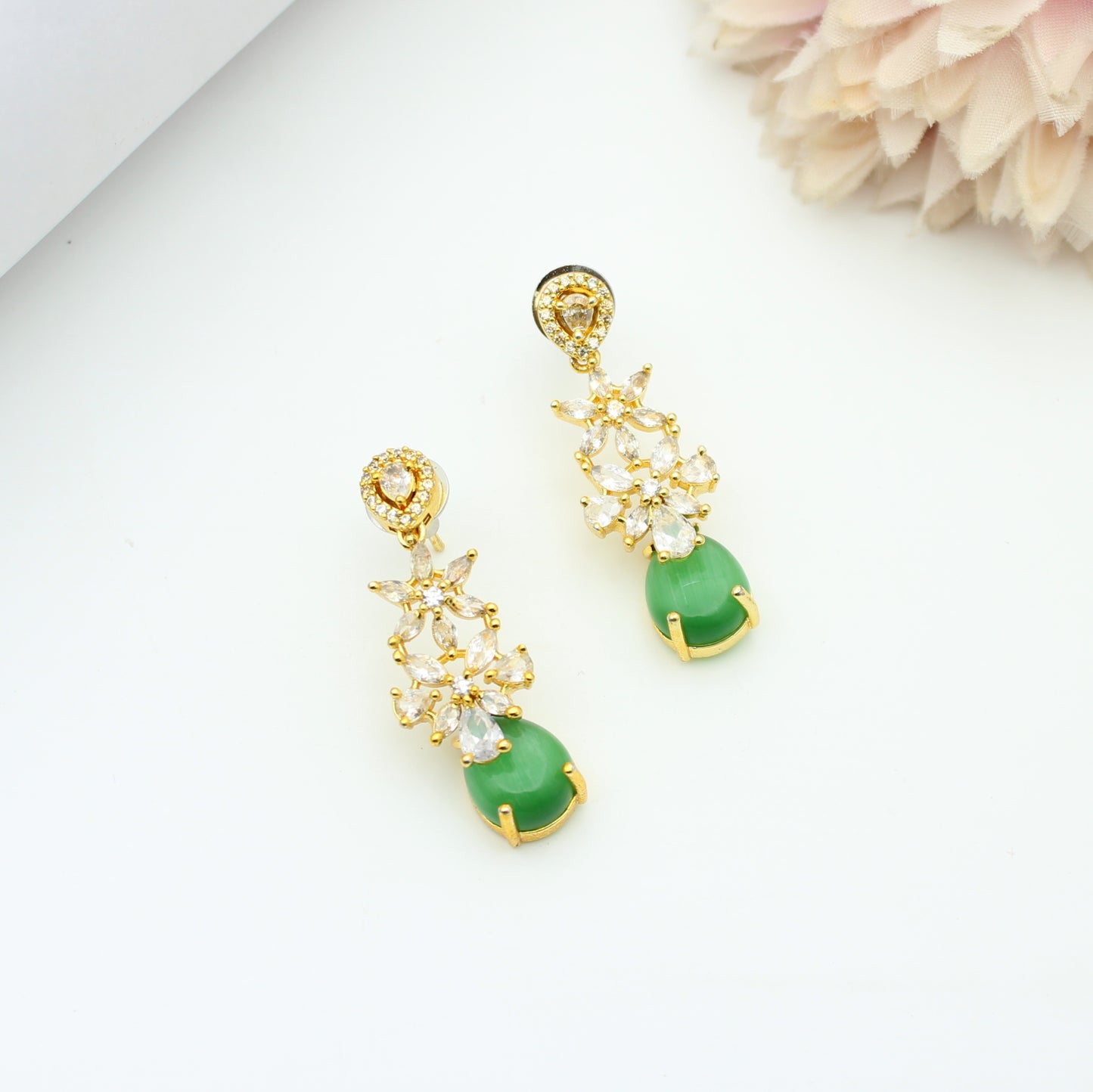 GP Earrings Parrot Green