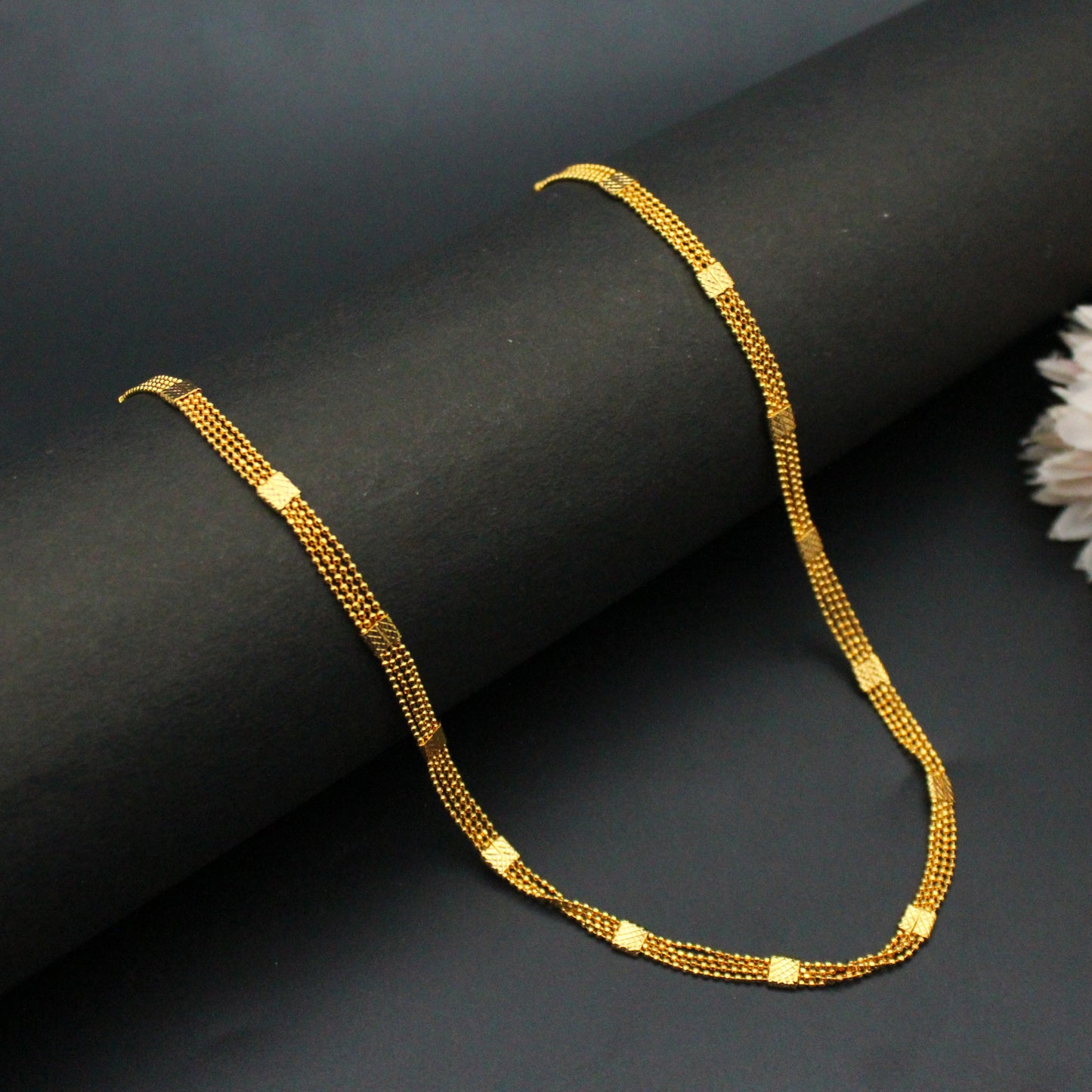 4 Lines Flat Chain 18"