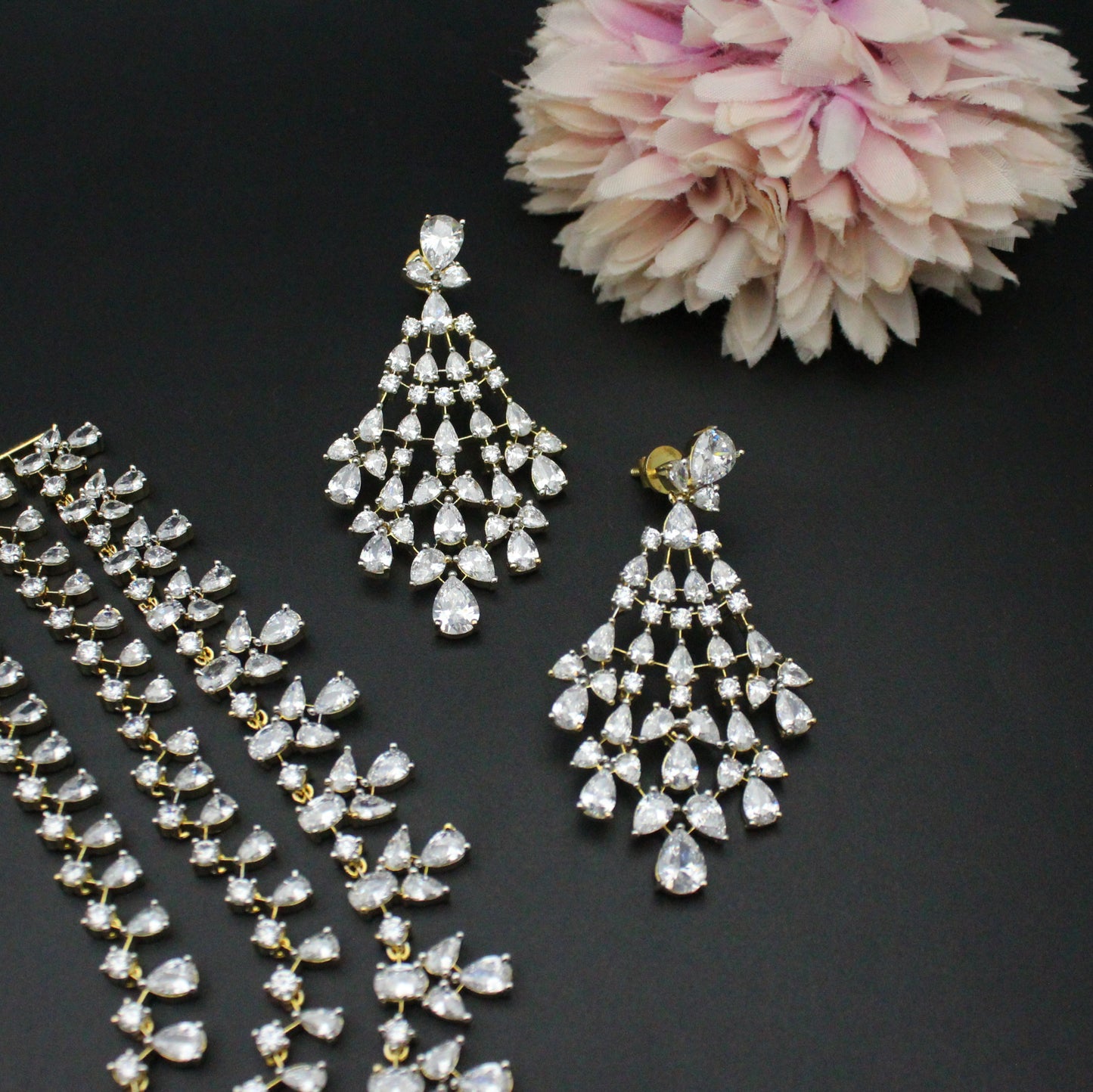 GJ 3 Layers White Necklace