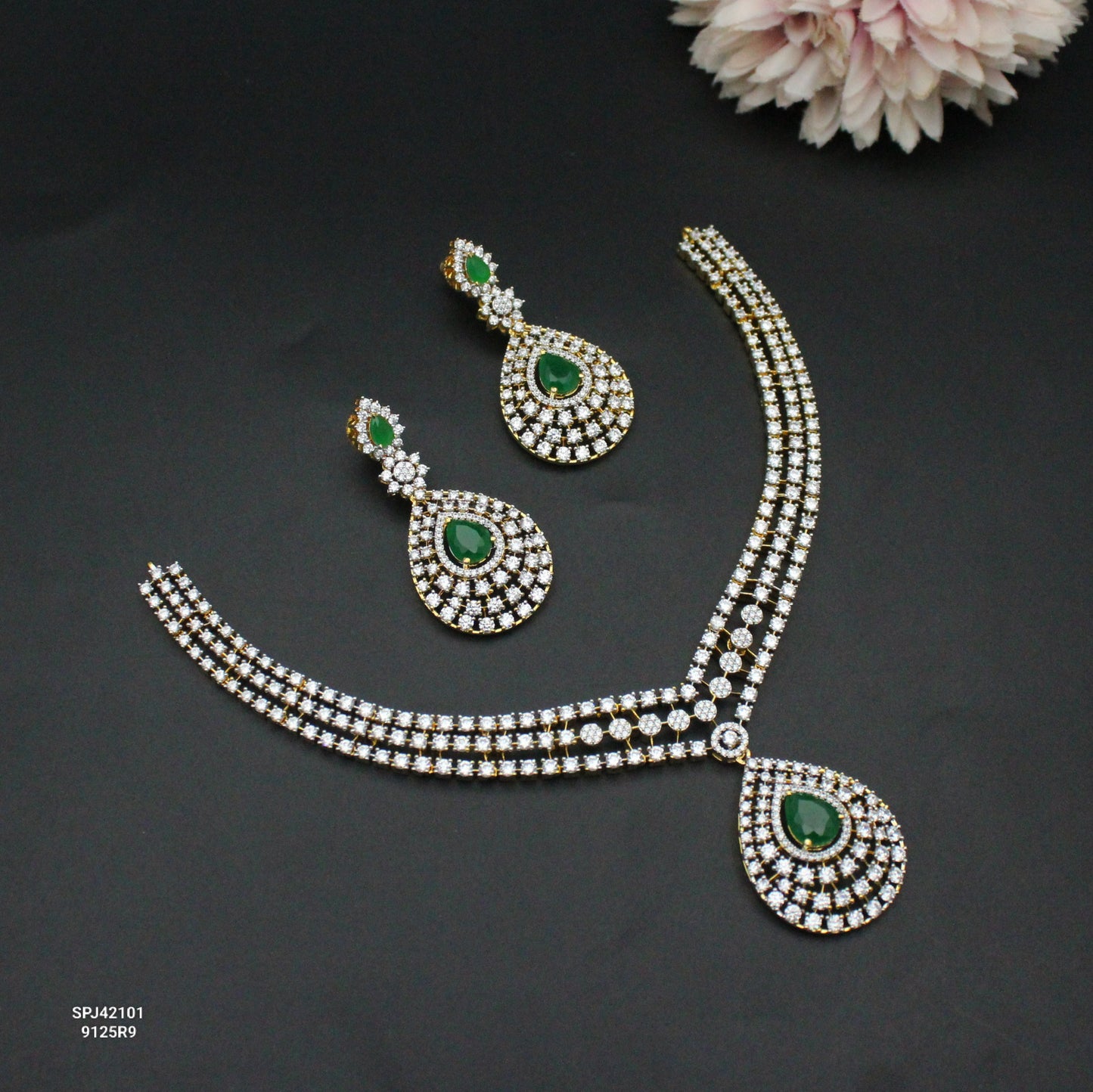 GJ Fancy Green Necklace Short