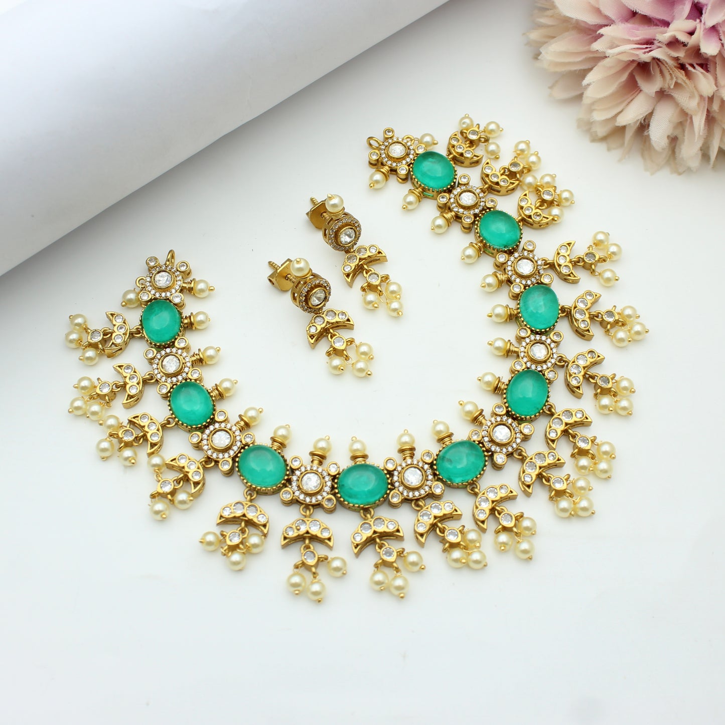 Victorian Moissanite Mint Green Short Necklace With Screw Back Earrings