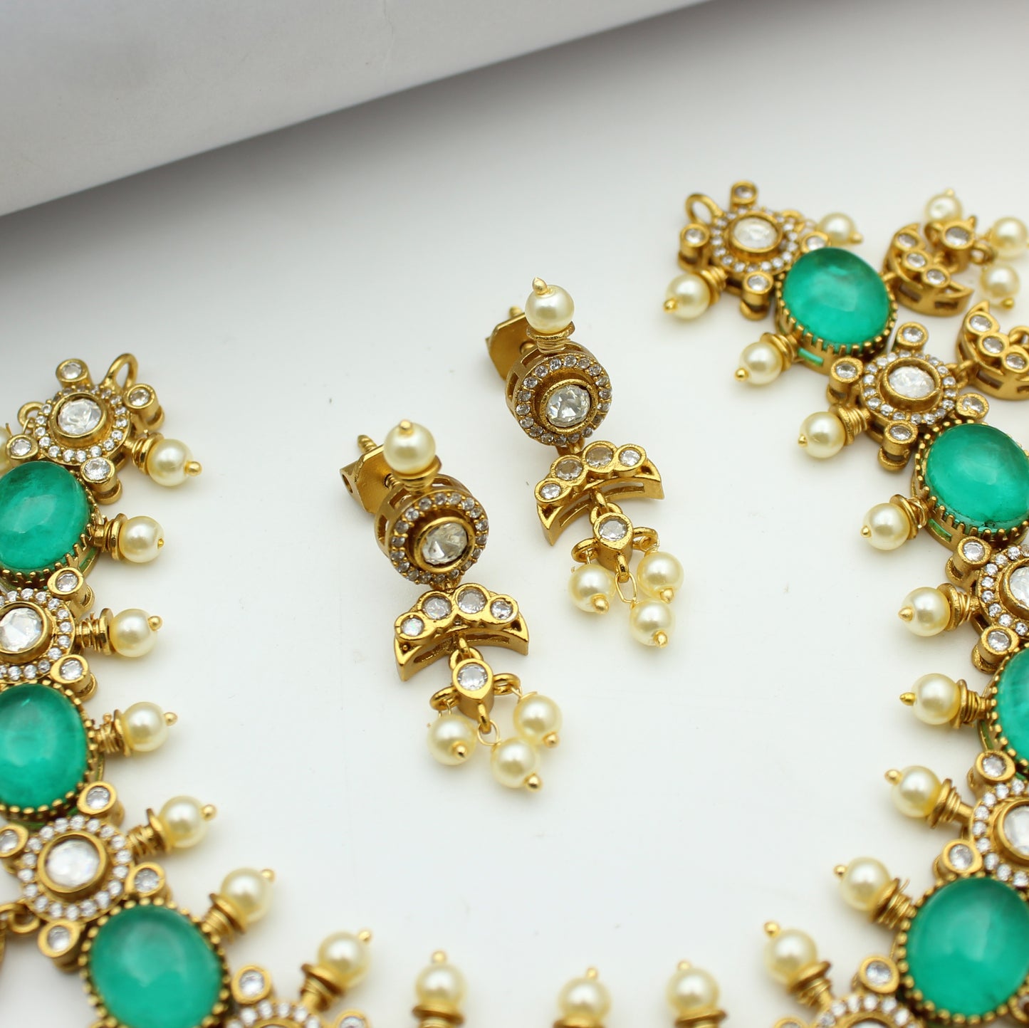 Victorian Moissanite Mint Green Short Necklace With Screw Back Earrings